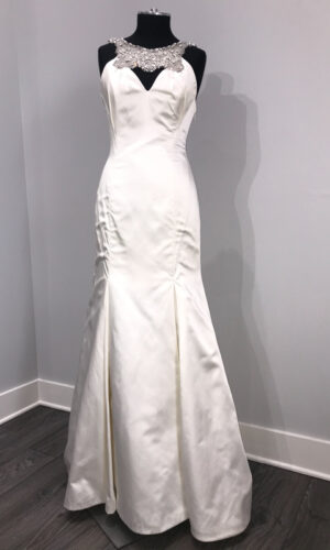 Kollender Front Hayley Paige - White Satin Bridal Boutique Ottawa - Designer & Luxury Wedding Gown - Off the rack & custom order - Bridal Seamstress